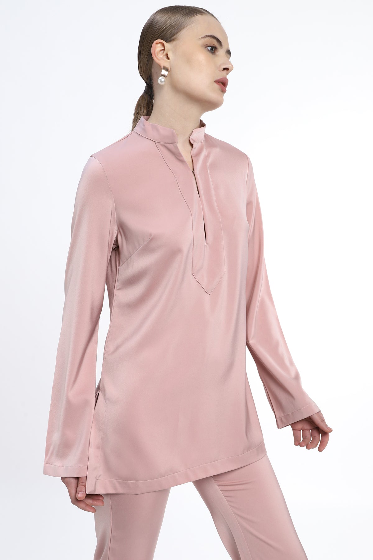 Classic long top with chinese collar in long sleeves