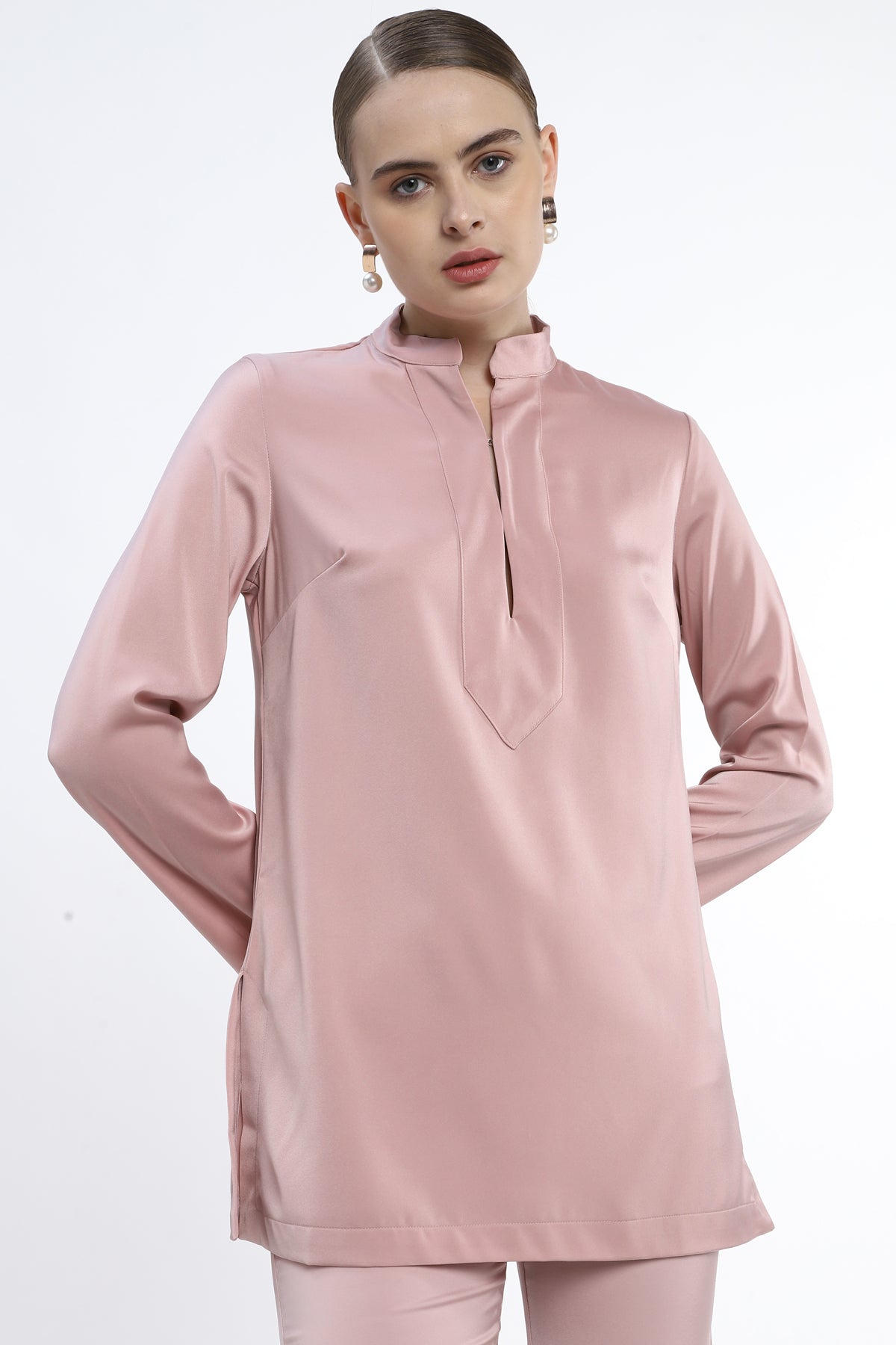 Classic long top with chinese collar in long sleeves