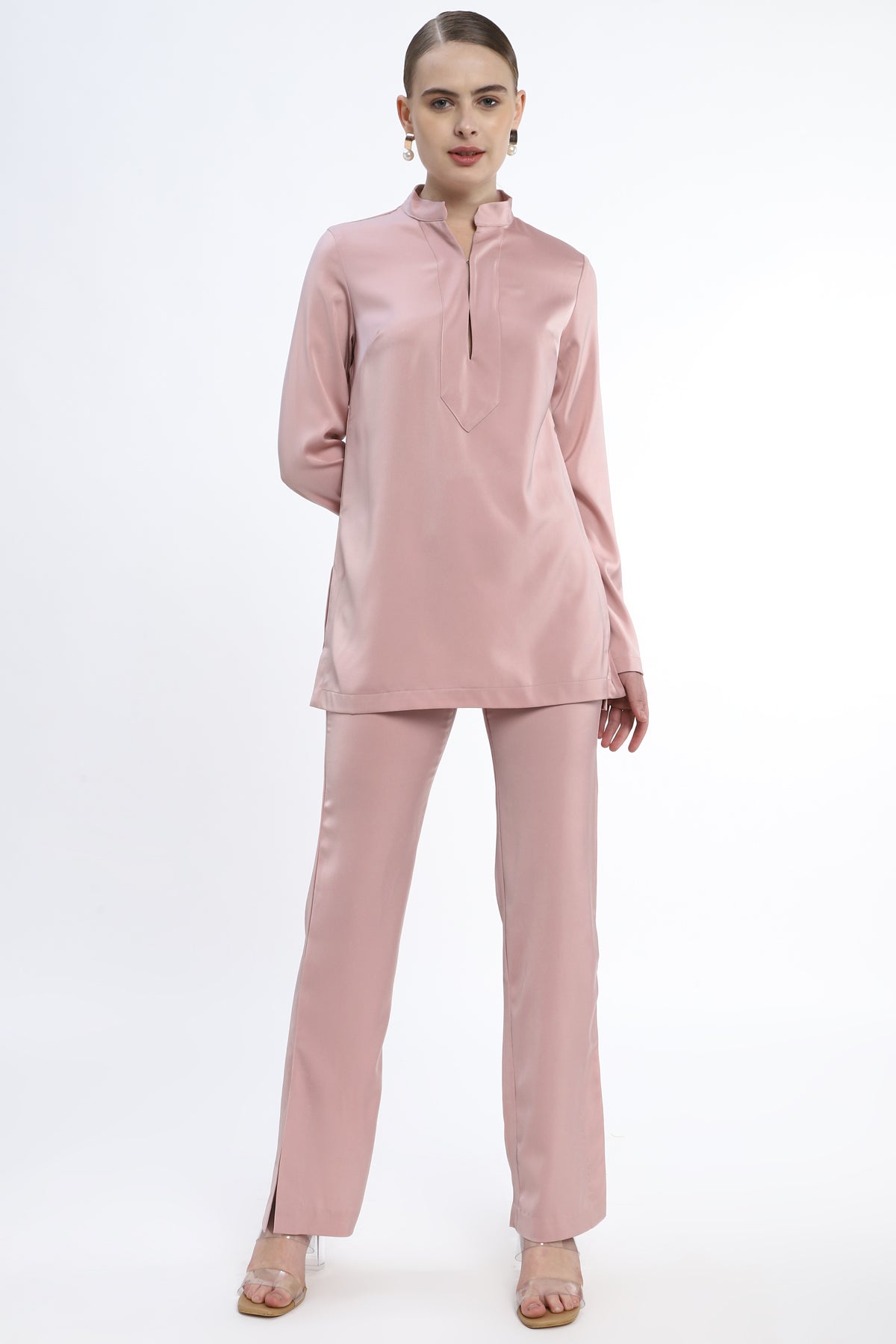 Classic long top with chinese collar in long sleeves