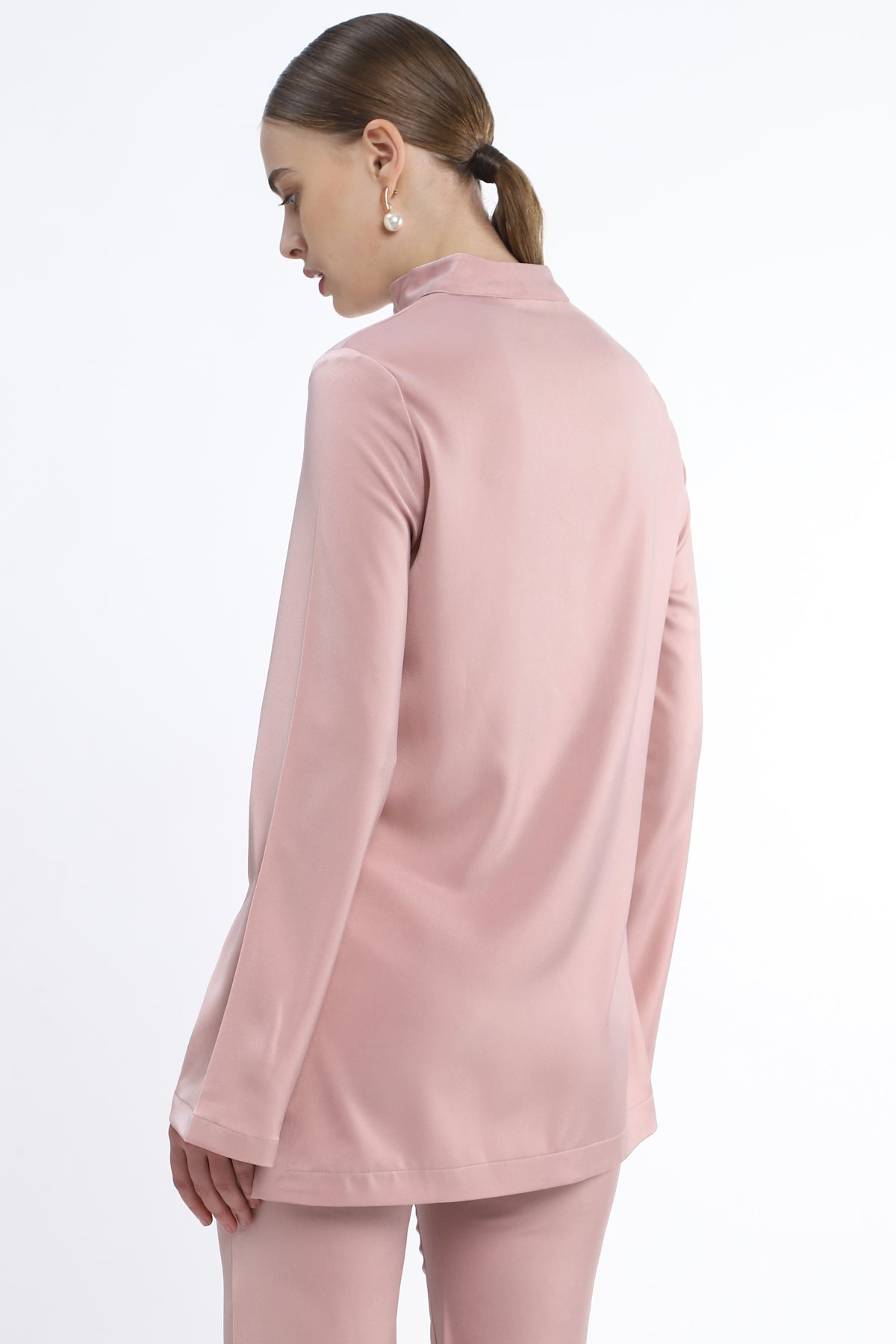 Classic long top with chinese collar in long sleeves