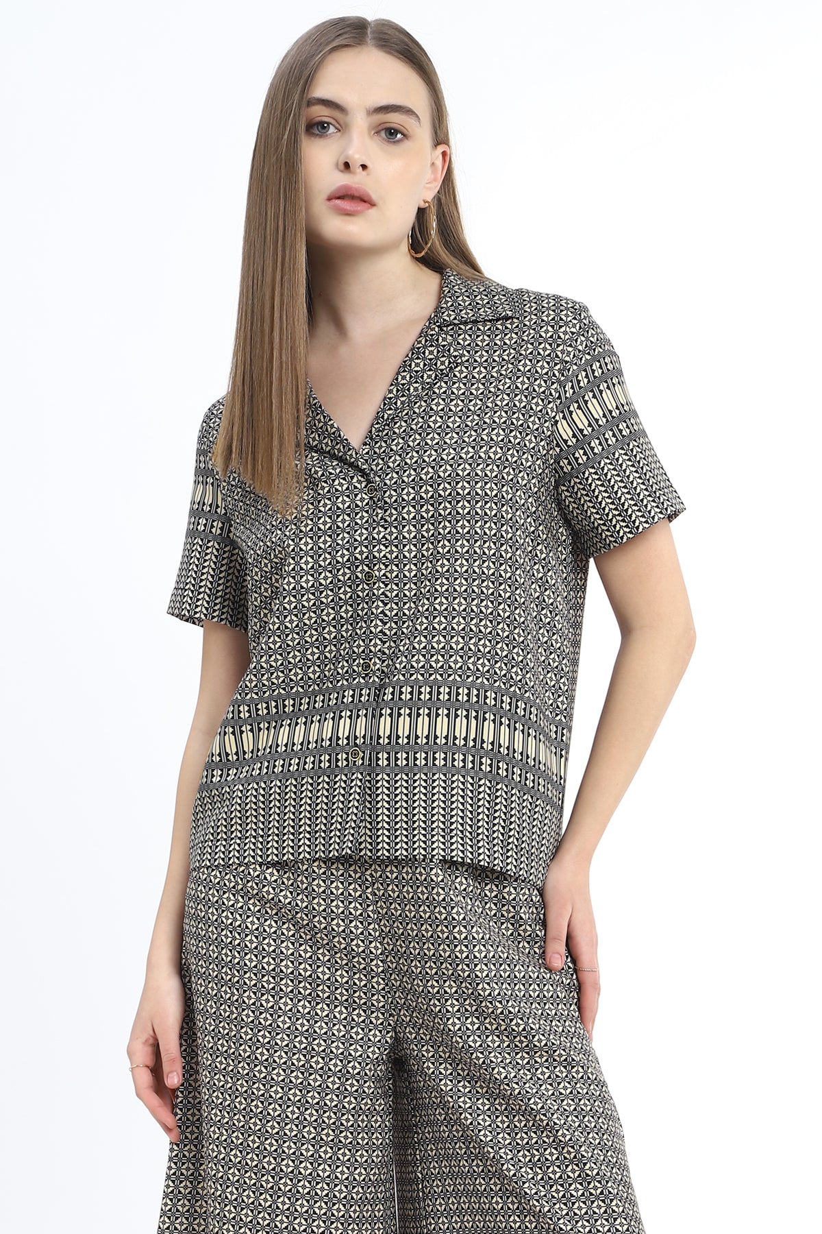 Notched Collar short sleeve shirt