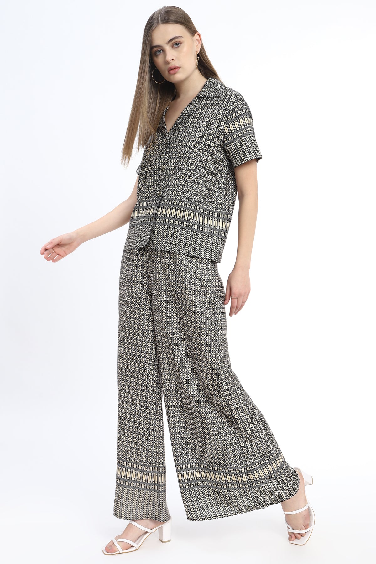 Notched Collar short sleeve shirt