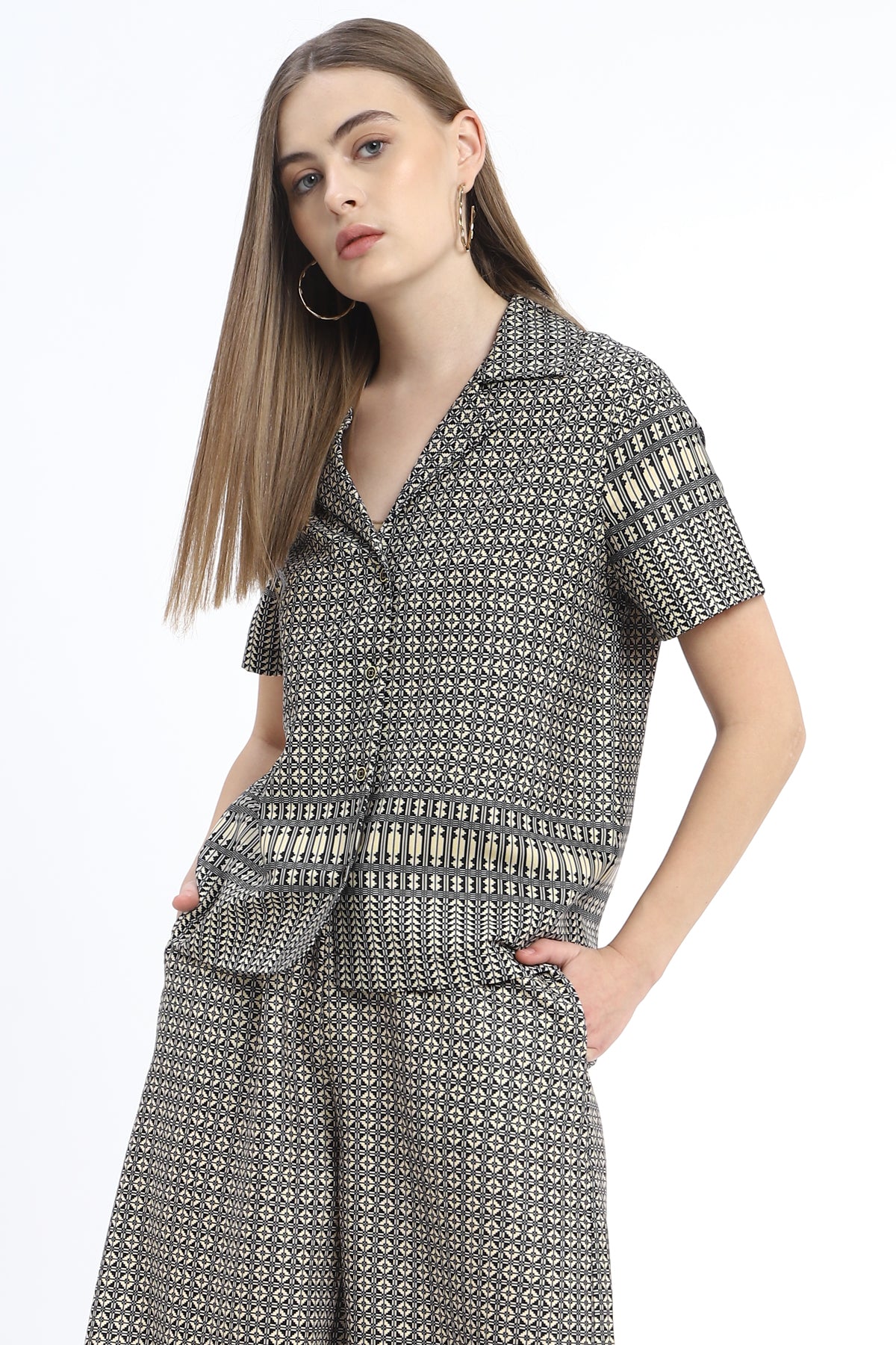Notched Collar short sleeve shirt