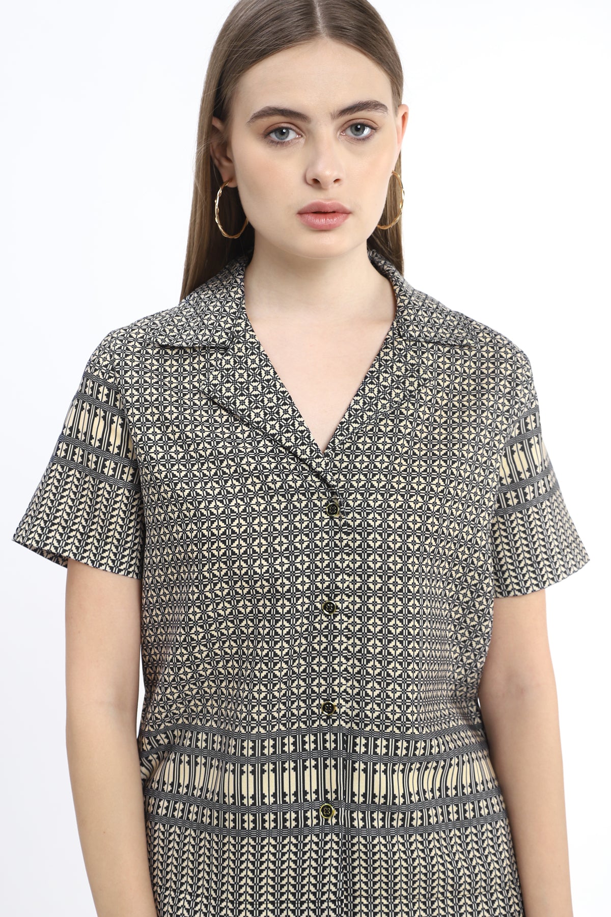 Notched Collar short sleeve shirt
